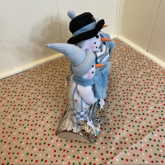 Vintage Sweet Christmas decor. Dancing and singing. Includes 2 AA batteries - Picture 3 of 6